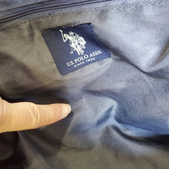 U.S. Polo Assn. Shoulder Bag - Picture 6 of 6